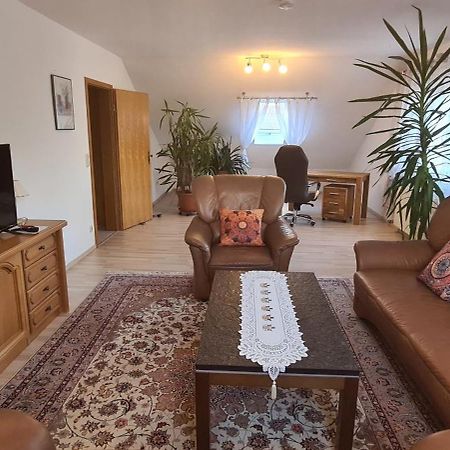 Gemuetliche 120 Qm Ferienwohnung Mit Balkon Adelsdorf Eksteriør billede