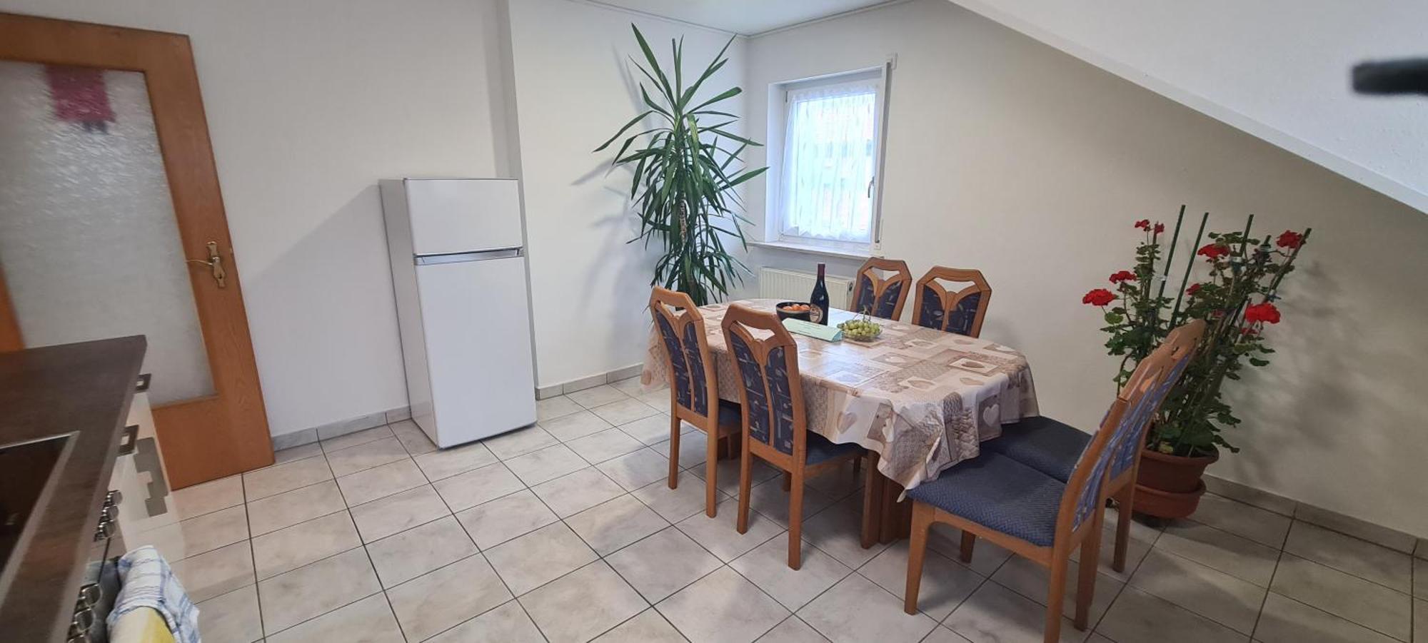 Gemuetliche 120 Qm Ferienwohnung Mit Balkon Adelsdorf Eksteriør billede