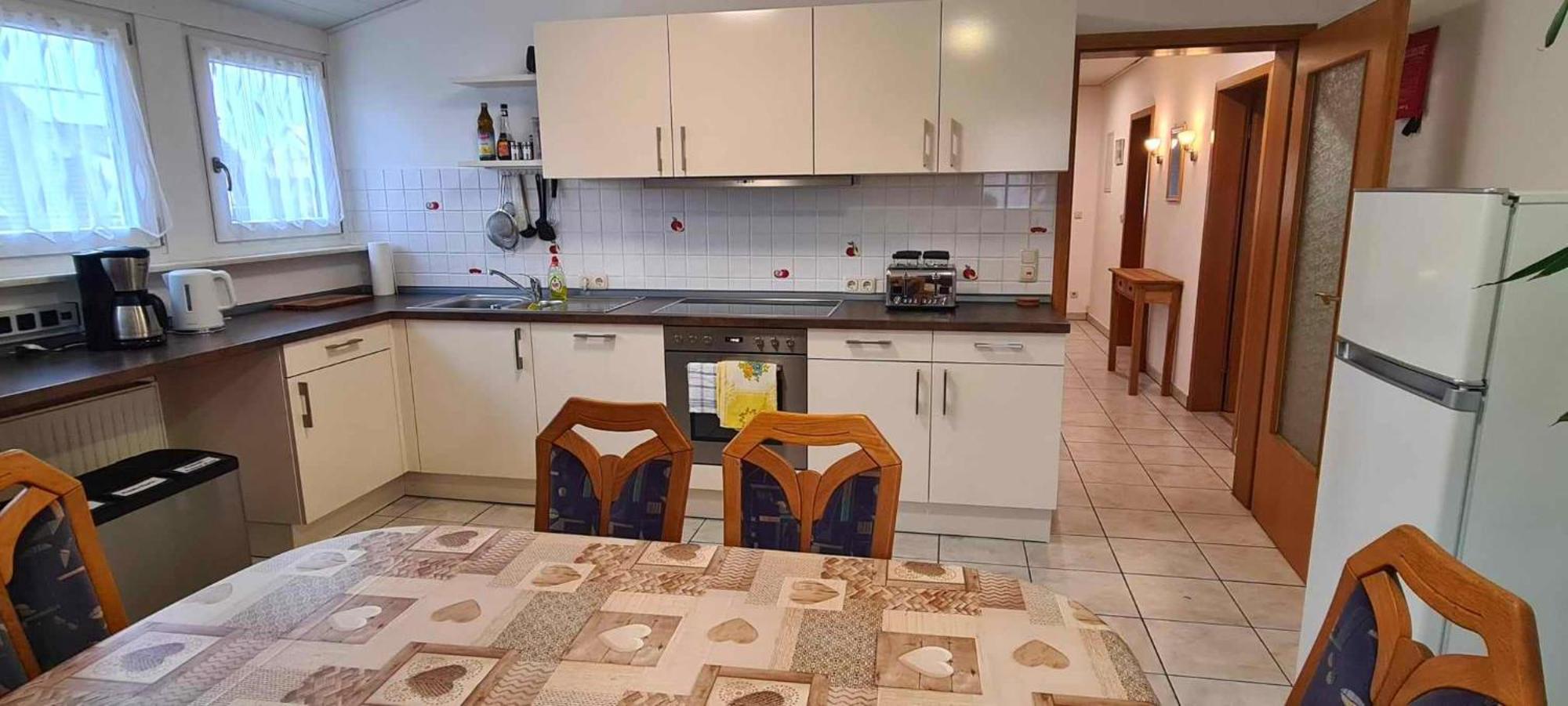 Gemuetliche 120 Qm Ferienwohnung Mit Balkon Adelsdorf Eksteriør billede