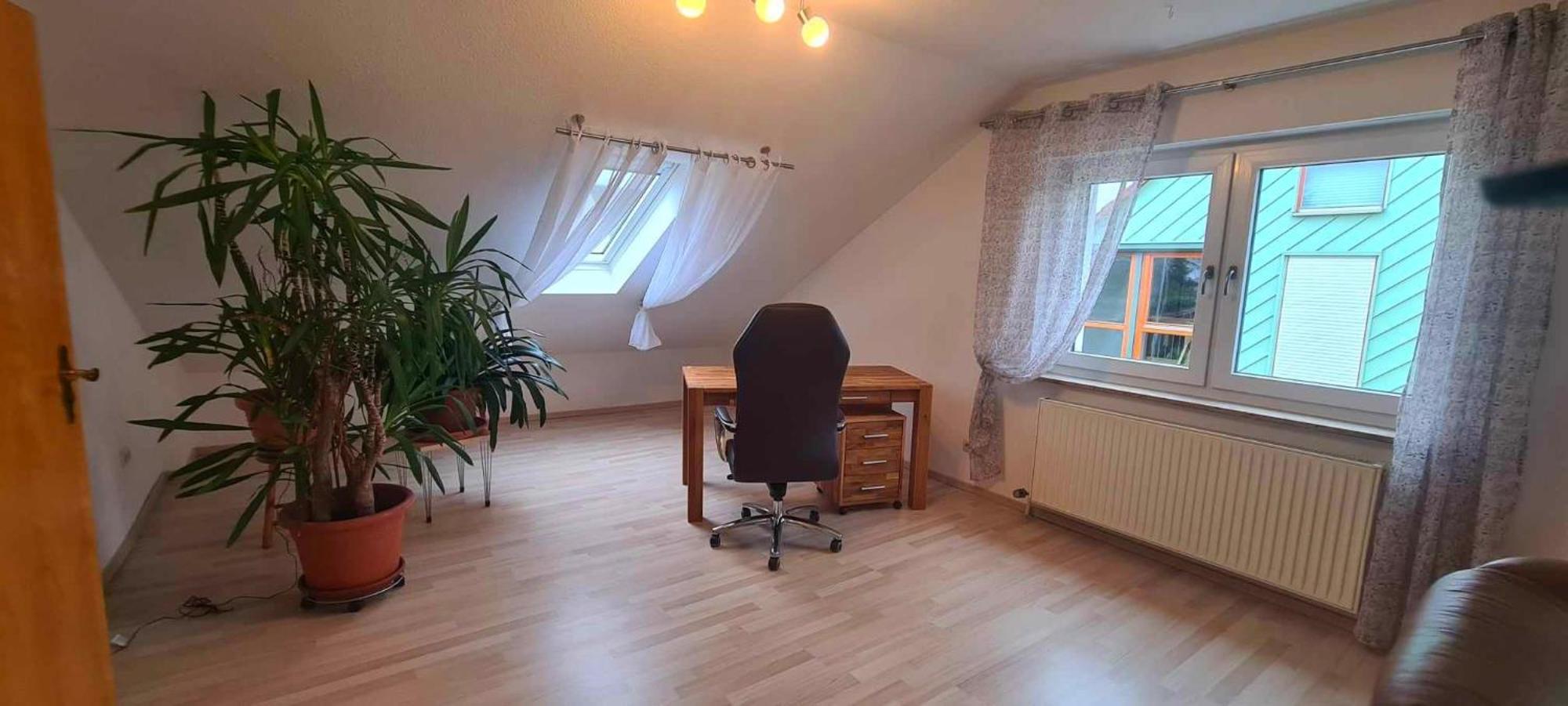 Gemuetliche 120 Qm Ferienwohnung Mit Balkon Adelsdorf Eksteriør billede